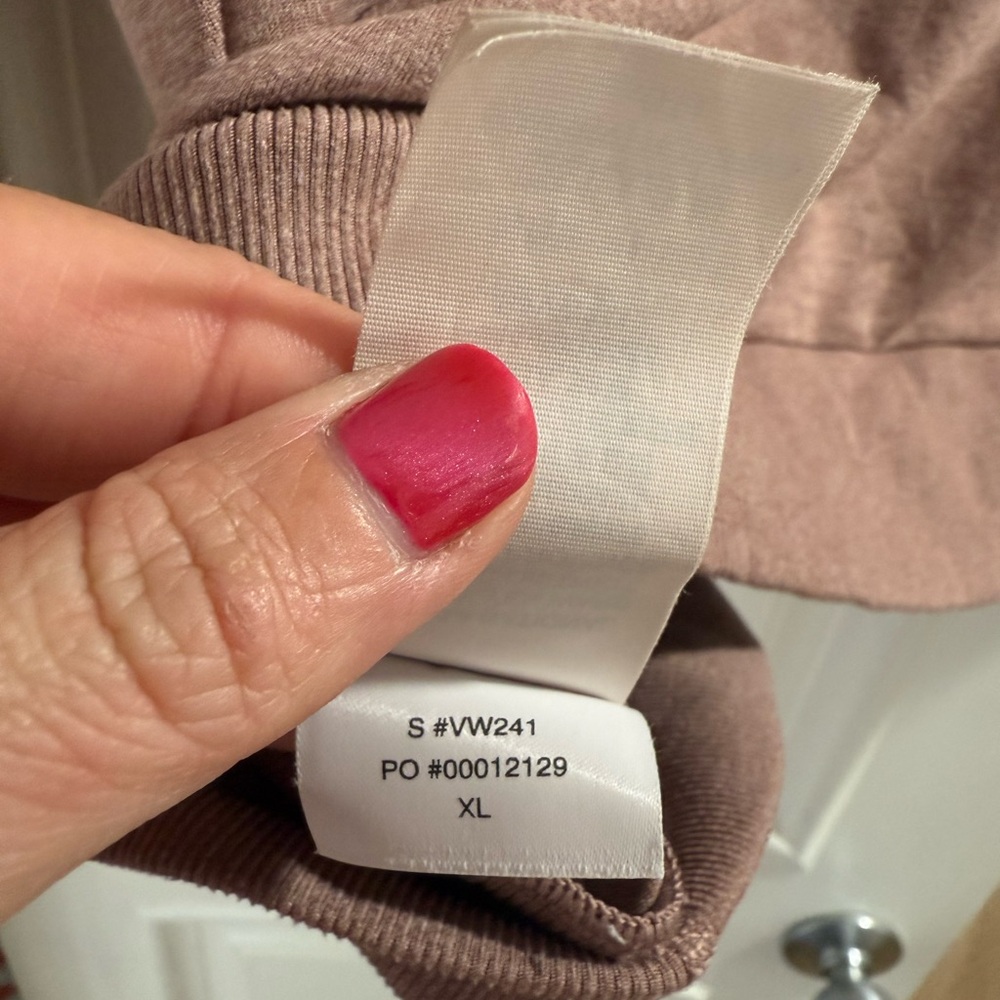 Vuori Women's Dusty Rose Halo Crew - Picture 4 of 4